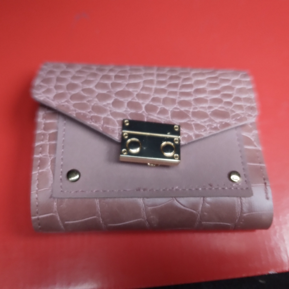 Croc wallet